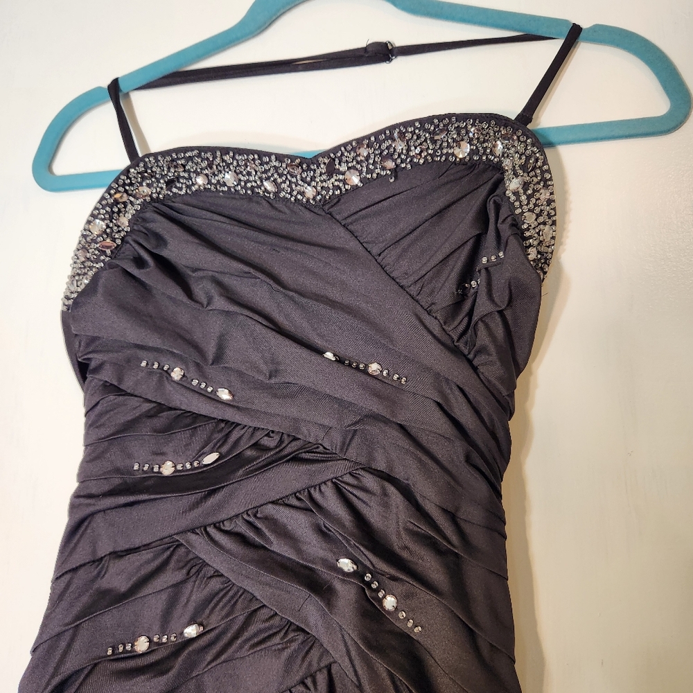 Formal Dress - Picture 4 of 10